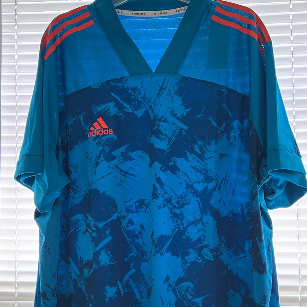 NWT ADIDAS BLUE TIE-DYE SHORT SLEEVED SHIRT